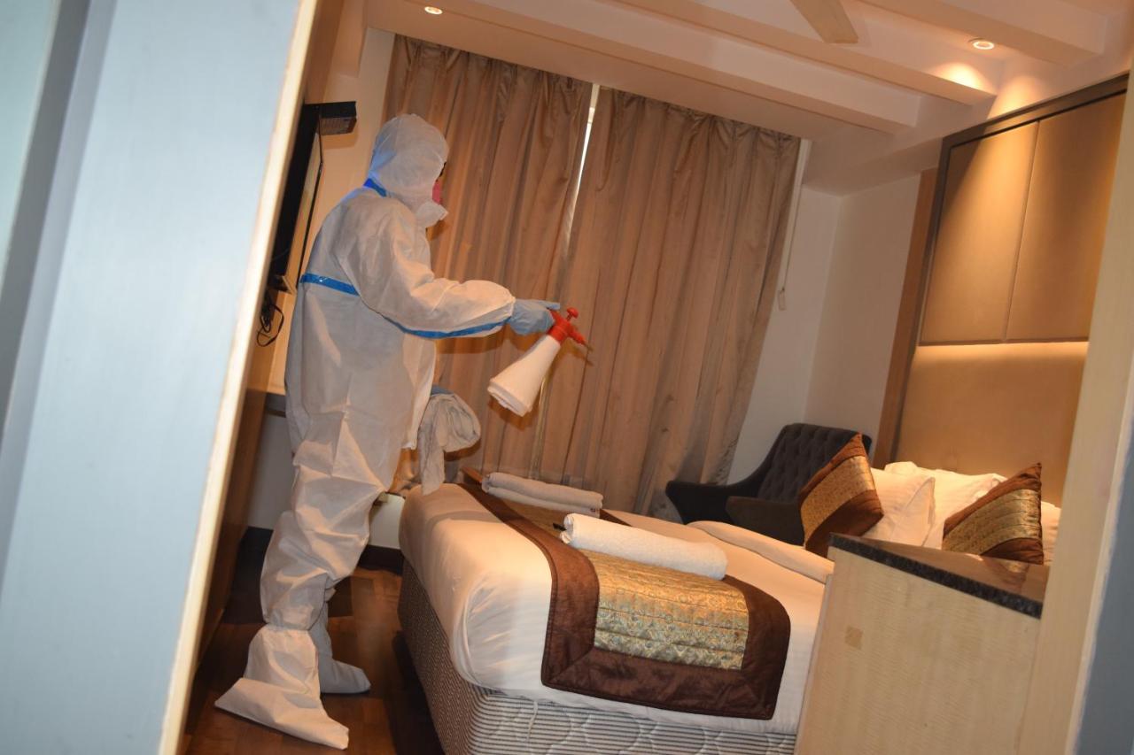 Hotel Superb 5 Mins Walk From New Delhi Station Екстер'єр фото