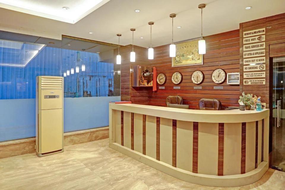Hotel Superb 5 Mins Walk From New Delhi Station Екстер'єр фото