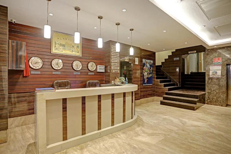 Hotel Superb 5 Mins Walk From New Delhi Station Екстер'єр фото