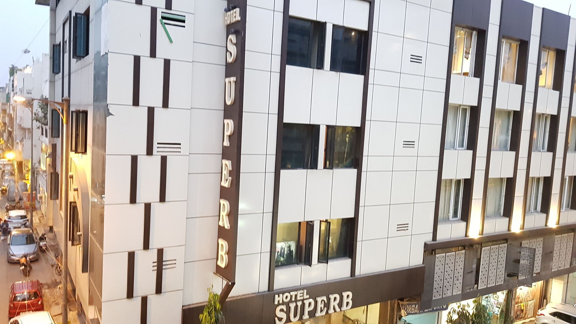 Hotel Superb 5 Mins Walk From New Delhi Station Екстер'єр фото